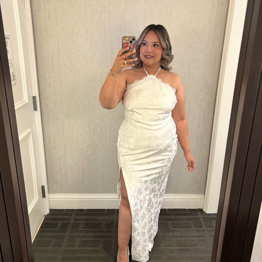 Lulu's Strapless White Lace Dress
